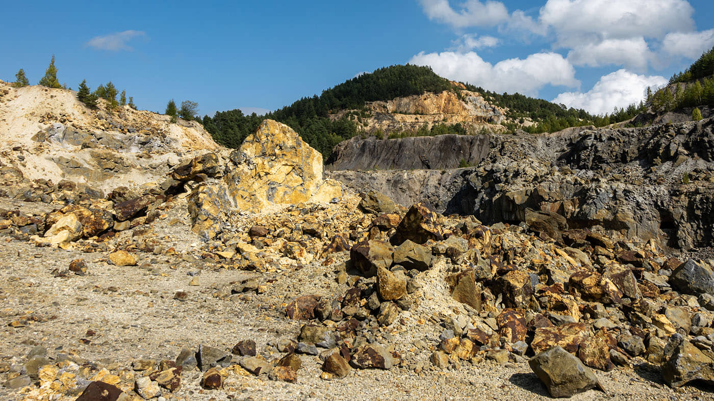 rosia-montana-gold-quarry-2021-10-20-03-53-30-utc